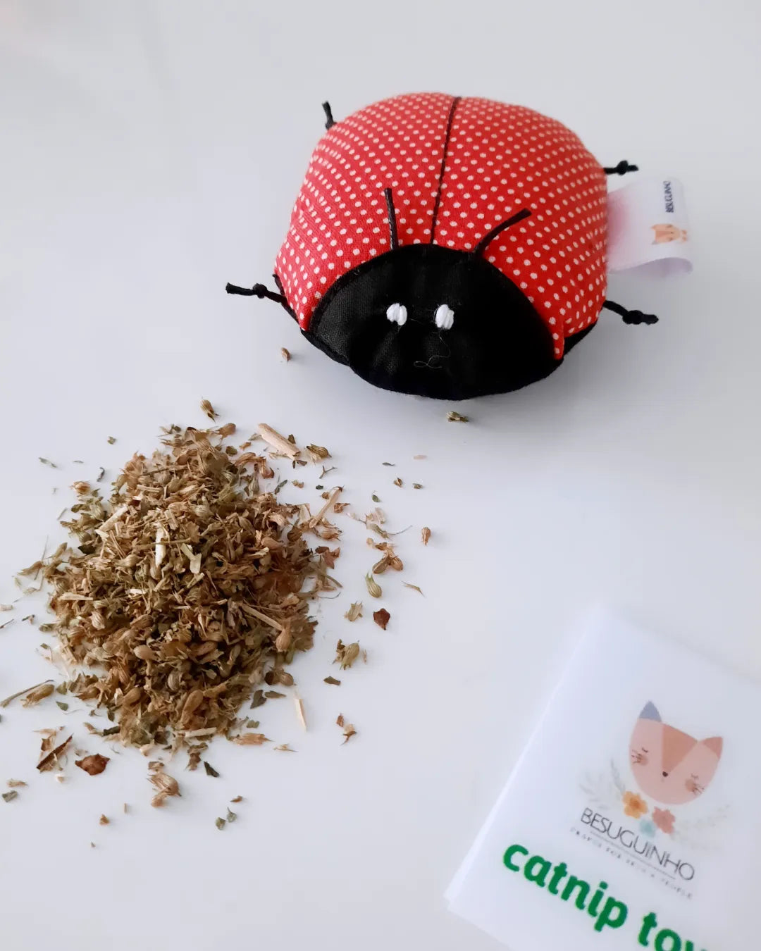 Brinquedo com catnip | Toy catnip